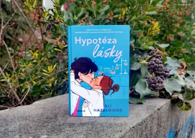 RECENZIA: Ali Hazelwood – Hypotéza lásky