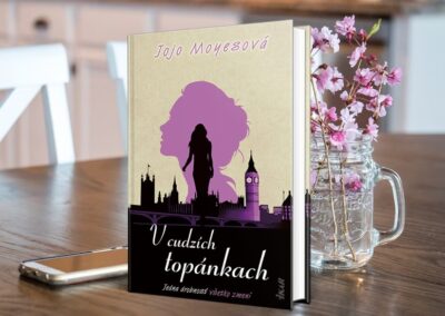 Jojo Moyes prichádza s novým románom V cudzích topánkach