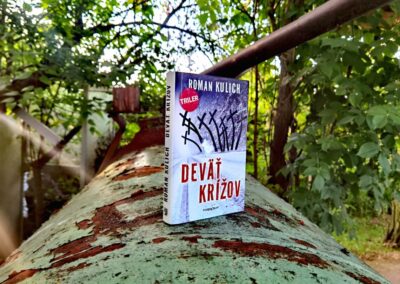 RECENZIA: Roman Kulich – Deväť krížov