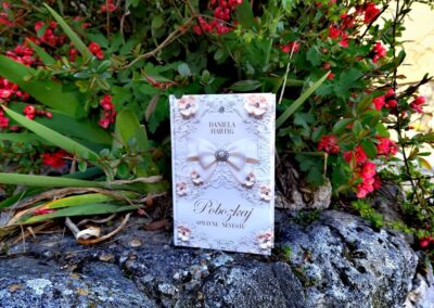 RECENZIA: Daniela Hartig – Pobozkaj správnu nevestu