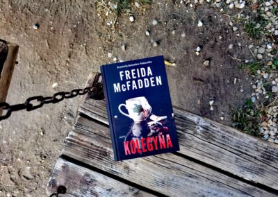 RECENZIA: Freida McFadden – Kolegyňa